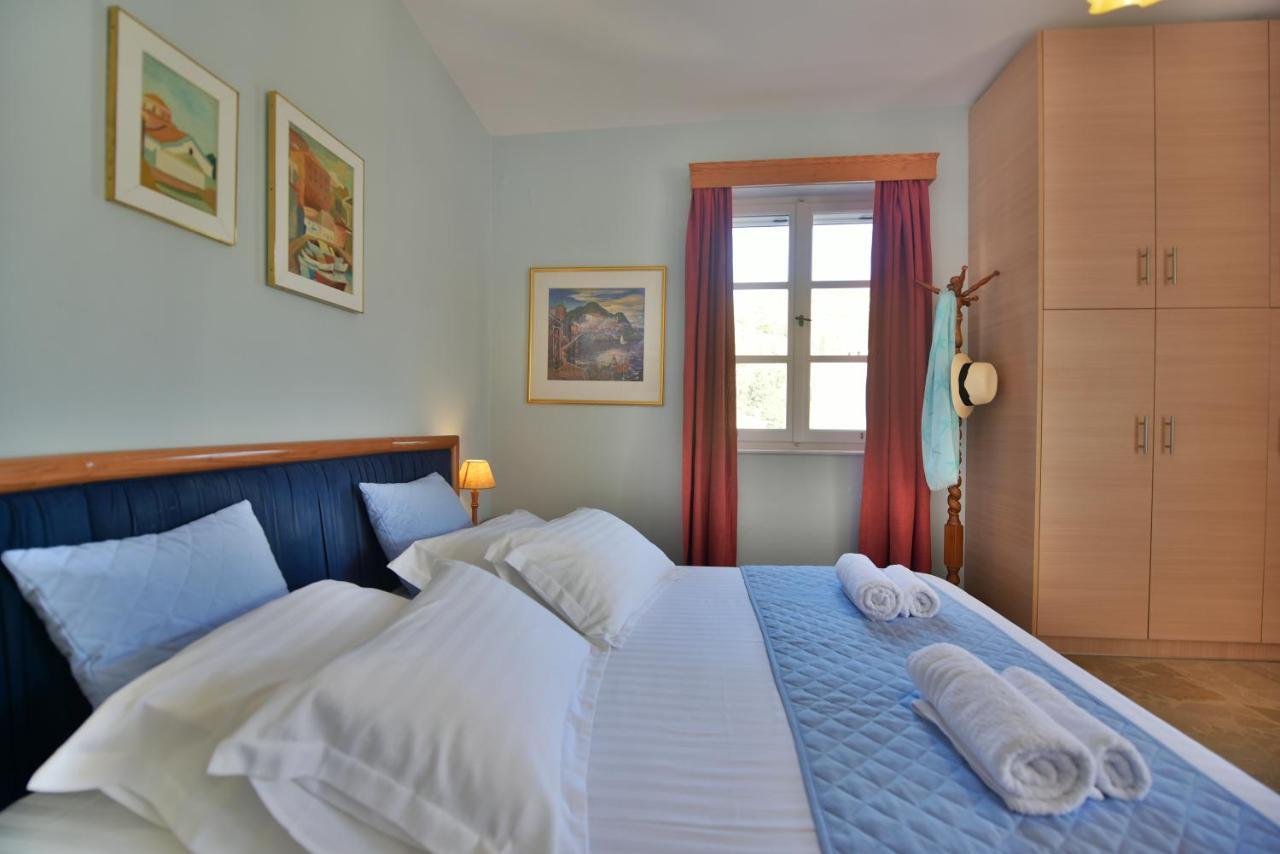 Feel At Home - Family House In Hydra ภายนอก รูปภาพ