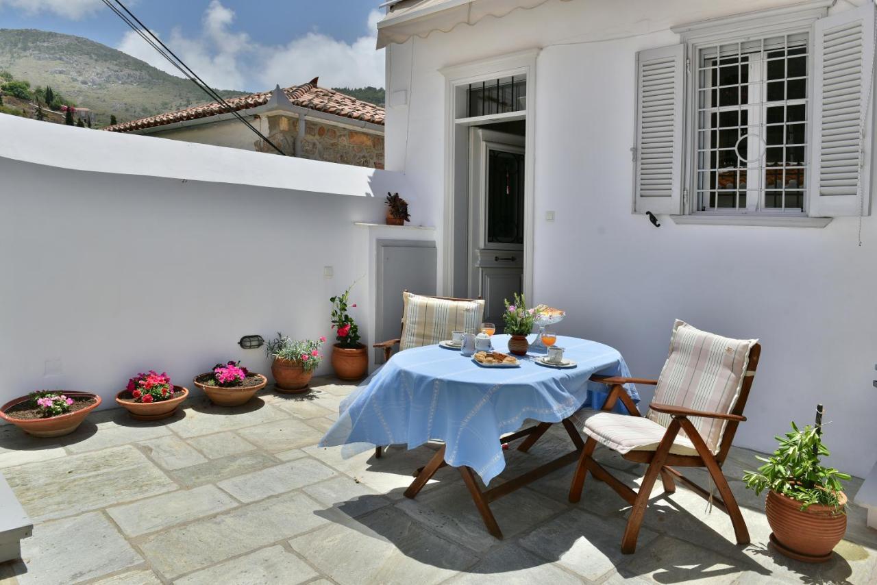 Feel At Home - Family House In Hydra ภายนอก รูปภาพ