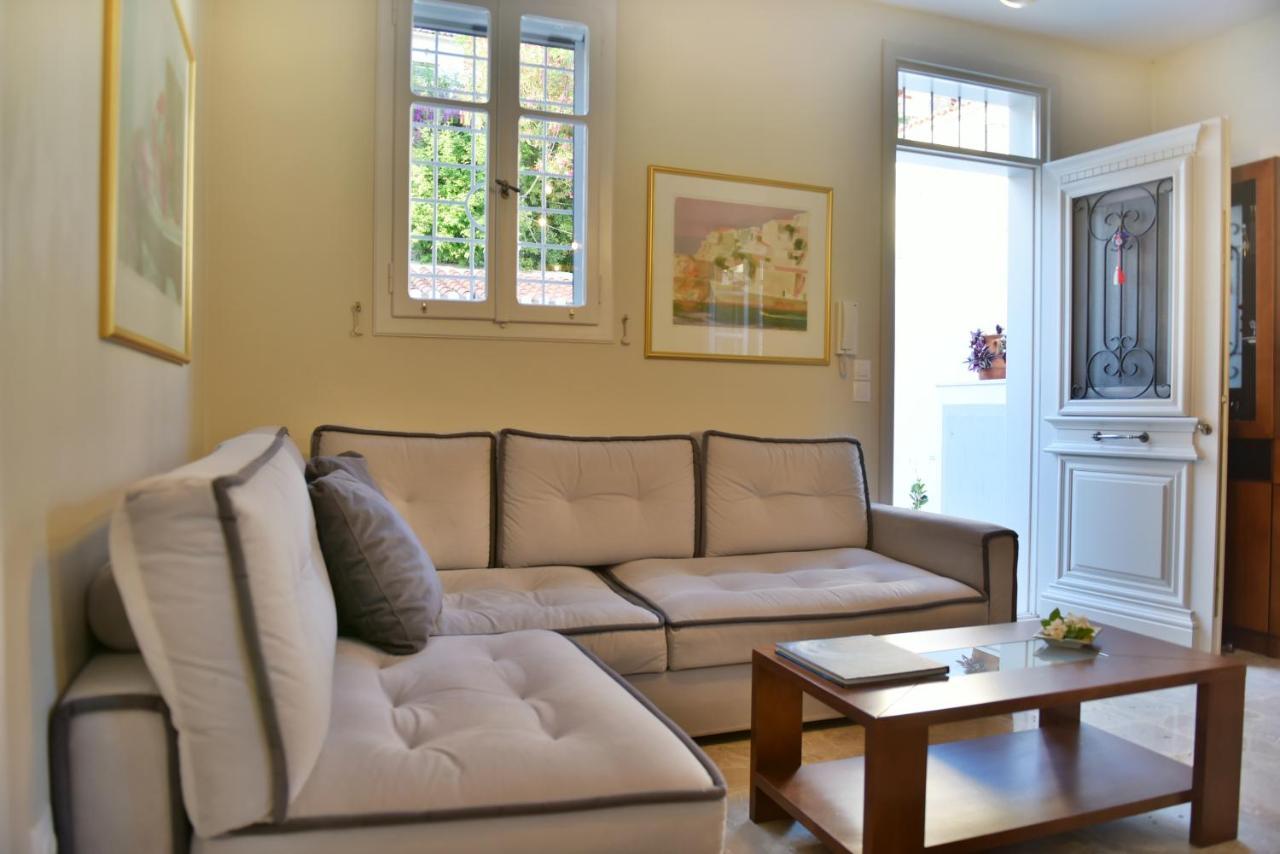 Feel At Home - Family House In Hydra ภายนอก รูปภาพ