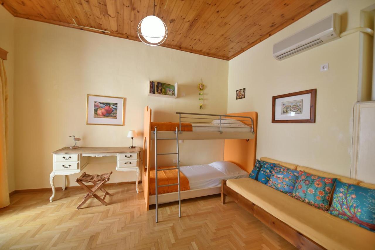 Feel At Home - Family House In Hydra ภายนอก รูปภาพ